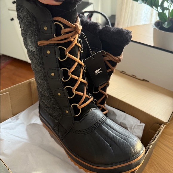 Sorel Women's Tofino ll Waterproof Boot - Picture 3 of 6